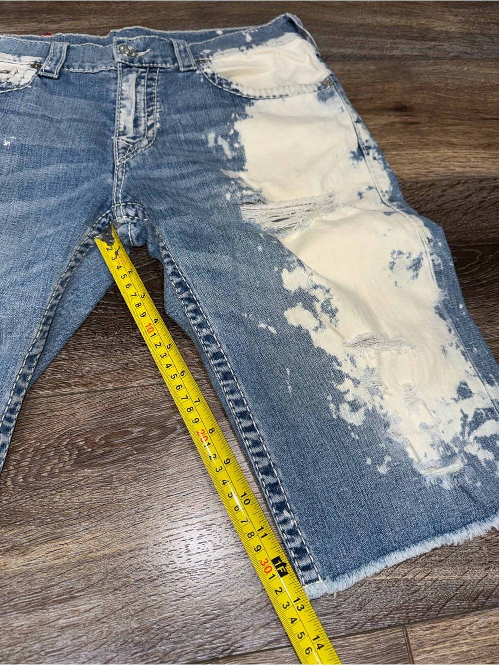 True Religion Straight Flap Big T Acid Wash Frayed Hem Cut-Off Shorts Men's 33 - Picture 13 of 13